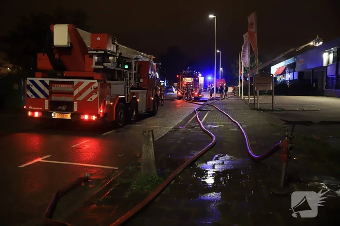 Grote brand in bedrijfspand