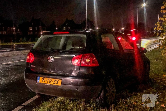 Veel schade bij kop-staart botsing voor stoplicht