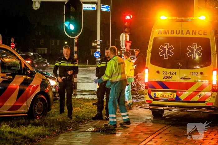 Veel schade bij kop-staart botsing voor stoplicht