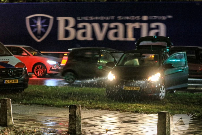 Veel schade bij kop-staart botsing voor stoplicht