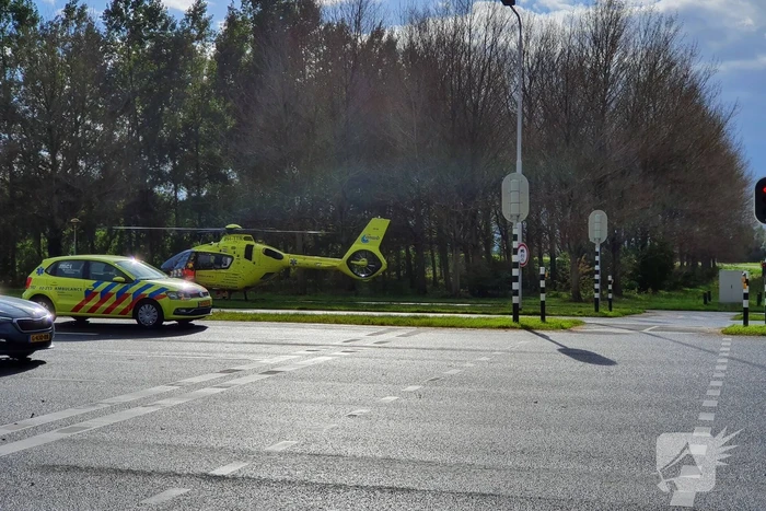 Brommerrijder raakt gewond na ongeval op kruising