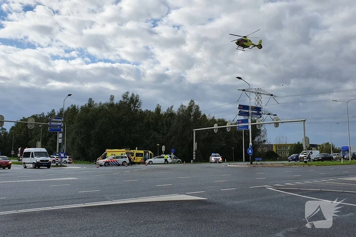Brommerrijder raakt gewond na ongeval op kruising