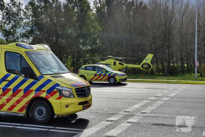 Brommerrijder raakt gewond na ongeval op kruising