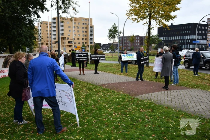 Demonstratie tegen slachten konikpaarden en heckrunderen Oostvaarderplassen