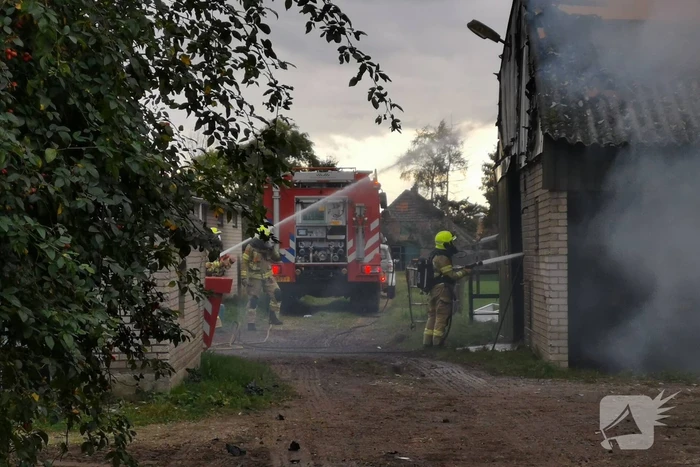 Uitslaande brand in schuur