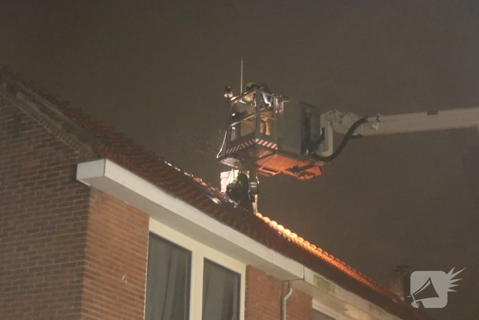 Brand in schoorsteen van woning