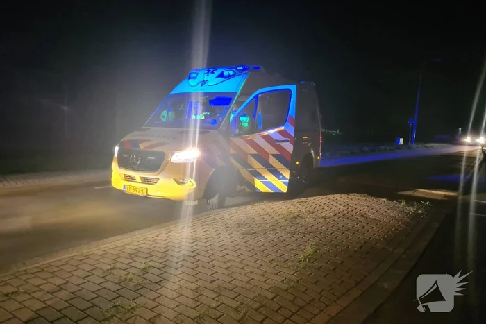 Auto raakt te water, inzittende gevlucht