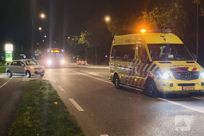 Automobiliste rijdt fietser aan bij verlaten tankstation