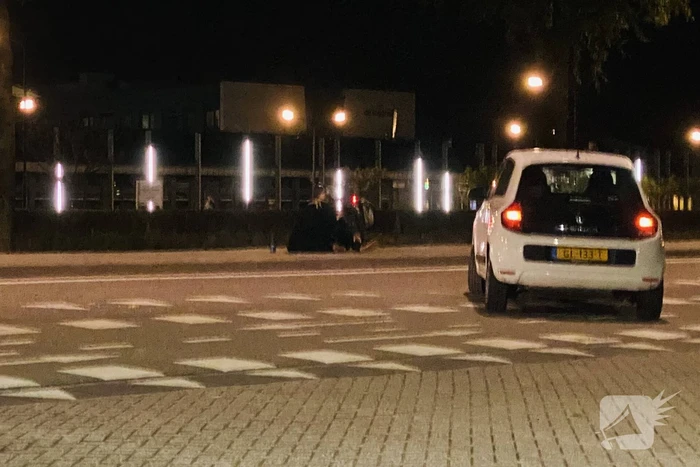 Automobiliste rijdt fietser aan bij verlaten tankstation