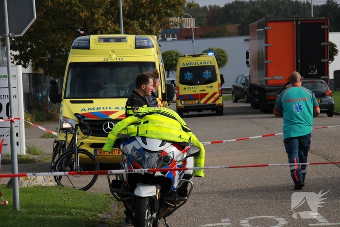 Tesla in botsing met scooter