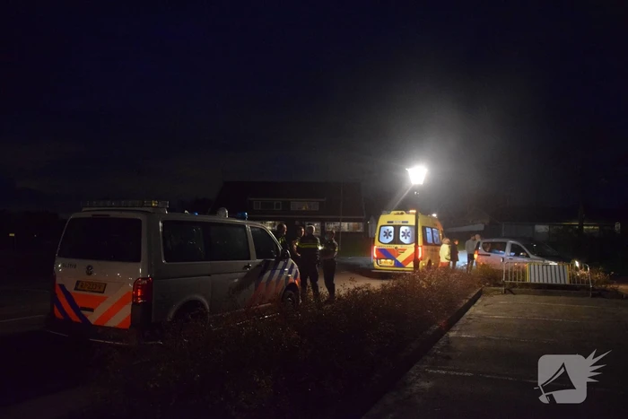 Jonge fietsster geschept door auto