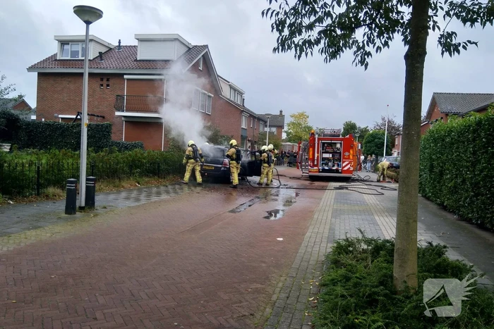 Auto gaat in vlammen op