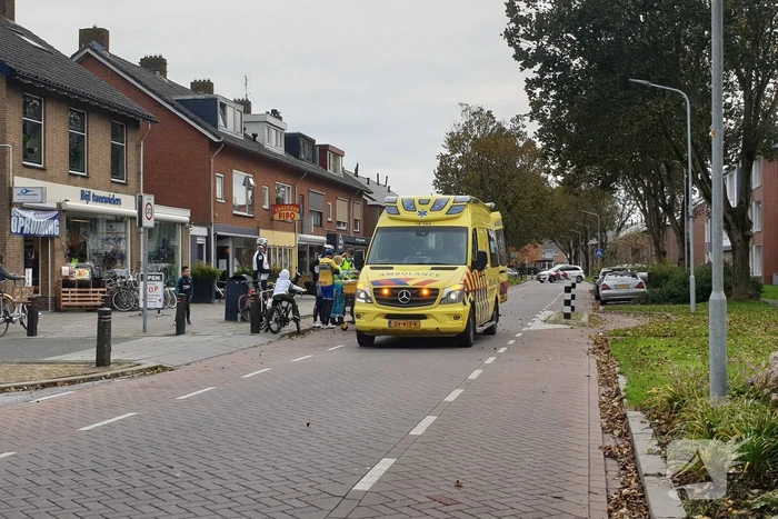 Wielrenner gewond na botsing op paaltje
