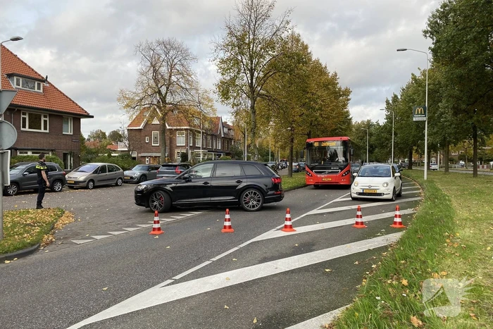 Flinke schade bij botsing tussen auto en motor