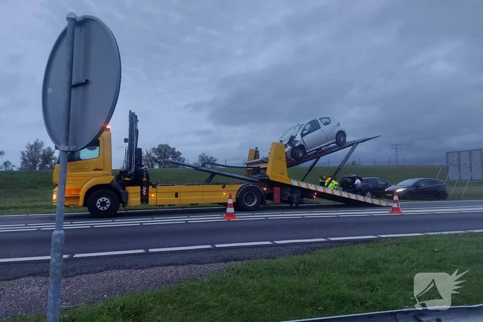 Veel schade bij ongeval tussen twee auto's