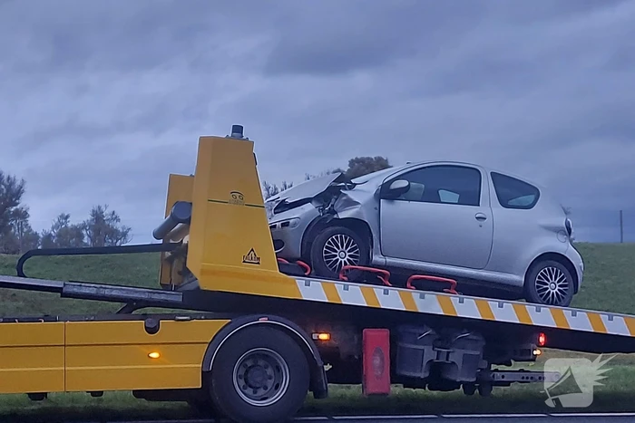 Veel schade bij ongeval tussen twee auto's
