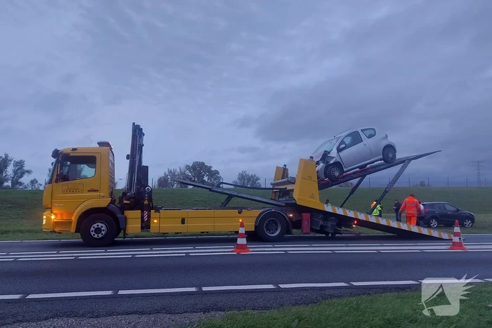 Veel schade bij ongeval tussen twee auto's