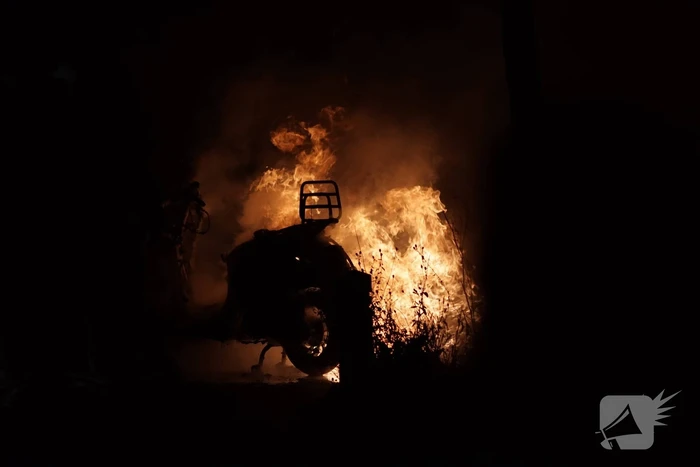 Scooter volledig uitgebrand