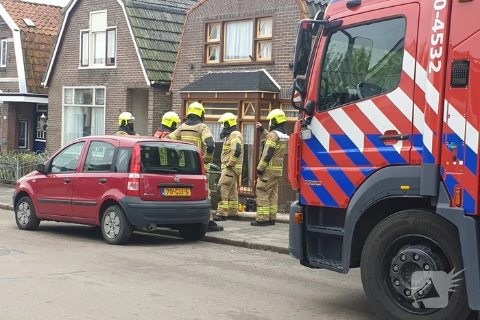 Gaslek in voortuin van woning