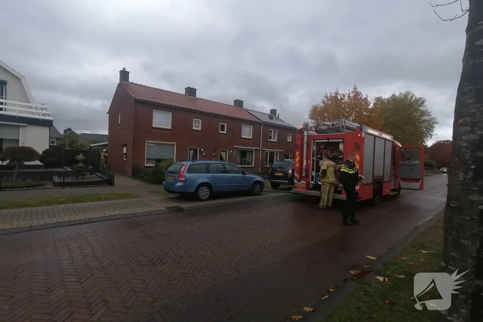 Brommer in schuur vat vlam