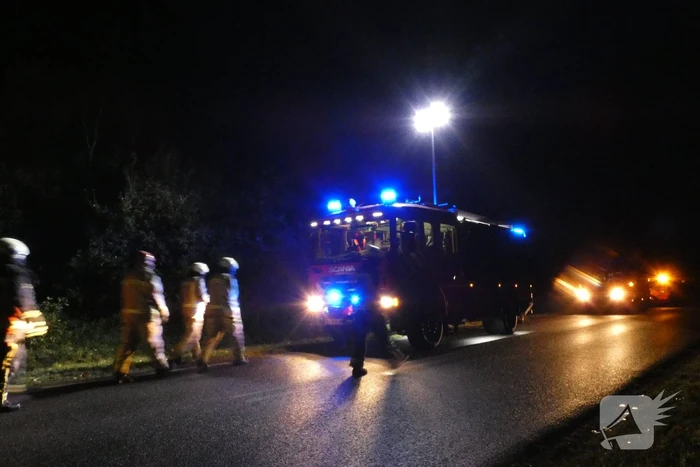 Auto belandt in greppel, bestuurder gevlucht