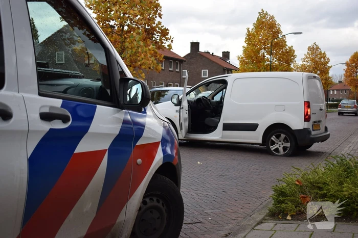 Drie voertuigen betrokken bij aanrijding op kruising