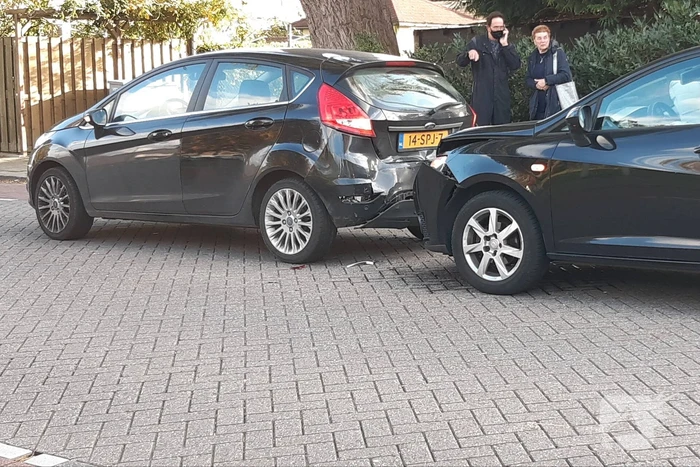 Automobilist botst op voorganger
