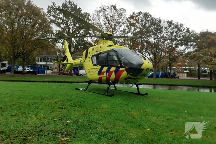 Persoon gewond na aanrijding met auto