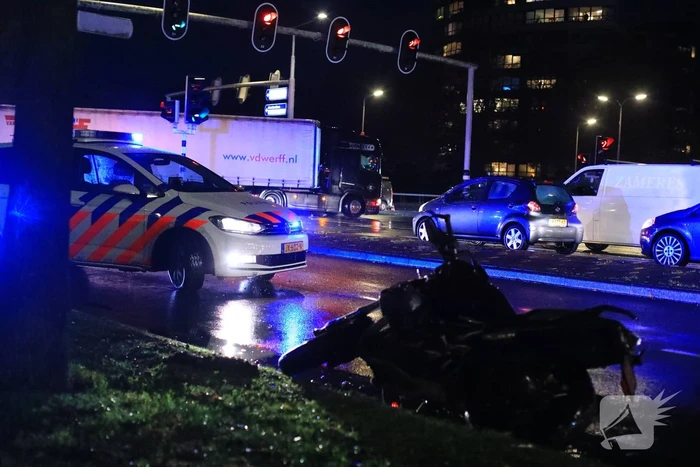 Twee gewonden bij aanrijding tussen motor en fiets