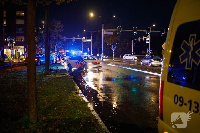 Twee gewonden bij aanrijding tussen motor en fiets