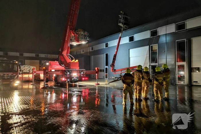 Twee personen vast in hoogwerker