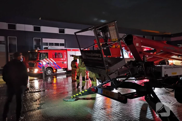 Twee personen vast in hoogwerker