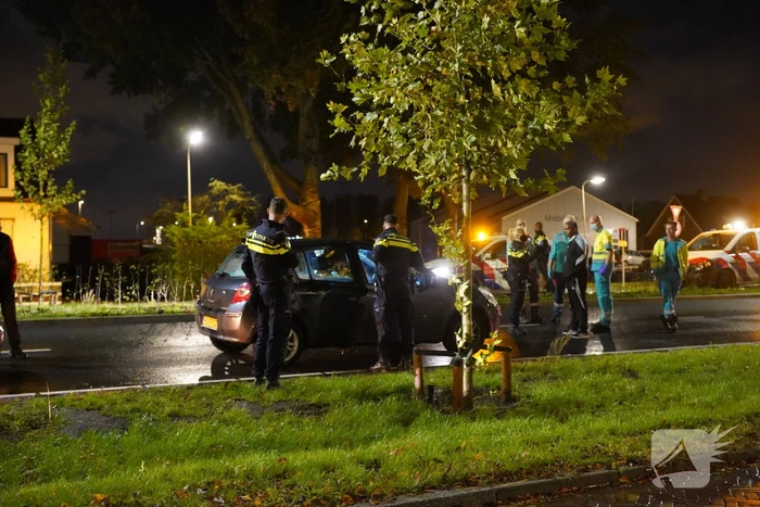 Ruiten van auto ingeslagen nadat bestuurder niet reageert