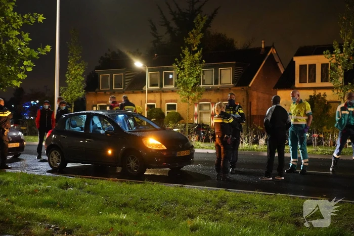 Ruiten van auto ingeslagen nadat bestuurder niet reageert