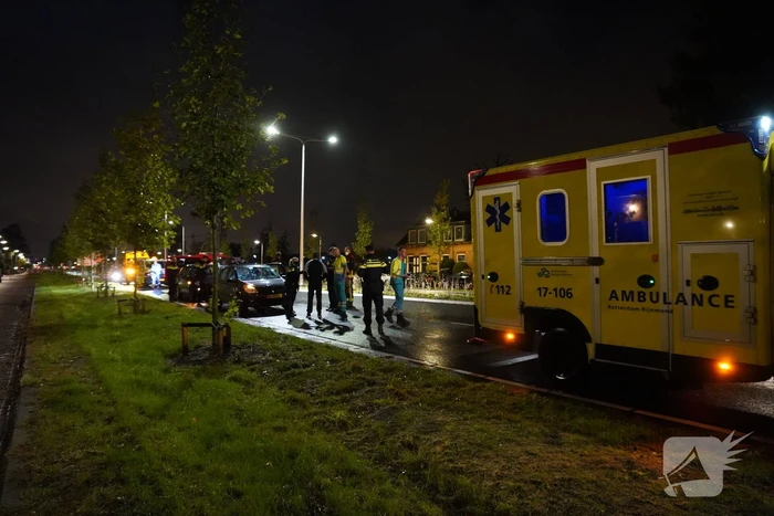 Ruiten van auto ingeslagen nadat bestuurder niet reageert