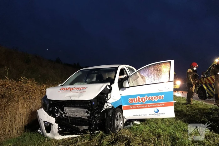 Ongeval tussen bestelbus en personenauto