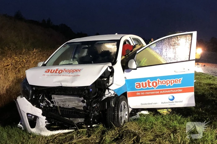 Ongeval tussen bestelbus en personenauto