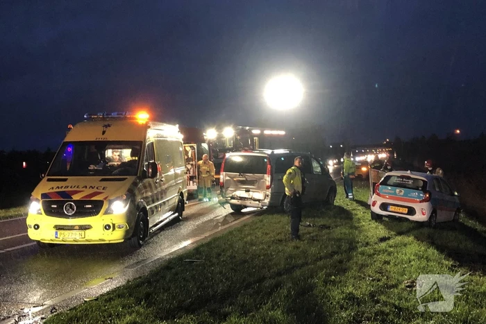 Ongeval tussen bestelbus en personenauto