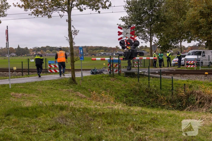 Geen treinverkeer door aanrijding met fietser