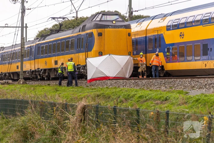 Geen treinverkeer door aanrijding met fietser