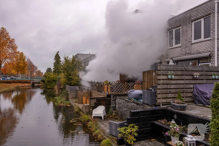 Uitslaande brand in slaapkamer woning