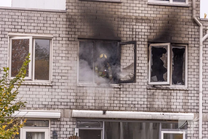 Uitslaande brand in slaapkamer woning