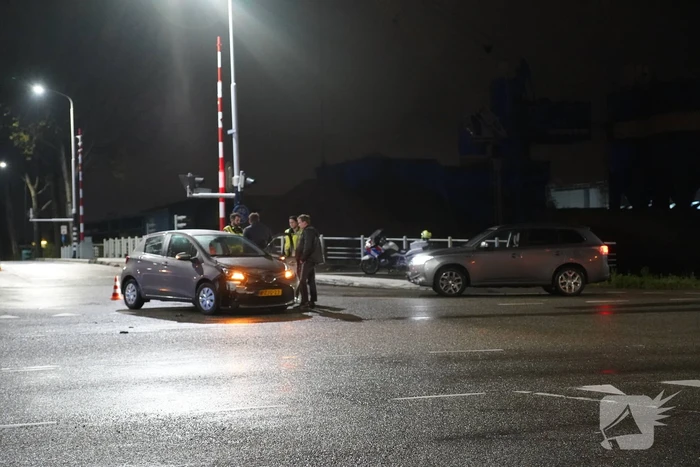 Schade aan politieauto na aanrijding