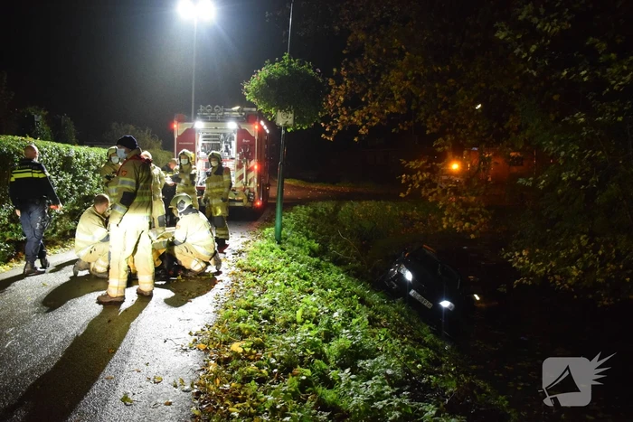 Auto raakt te water
