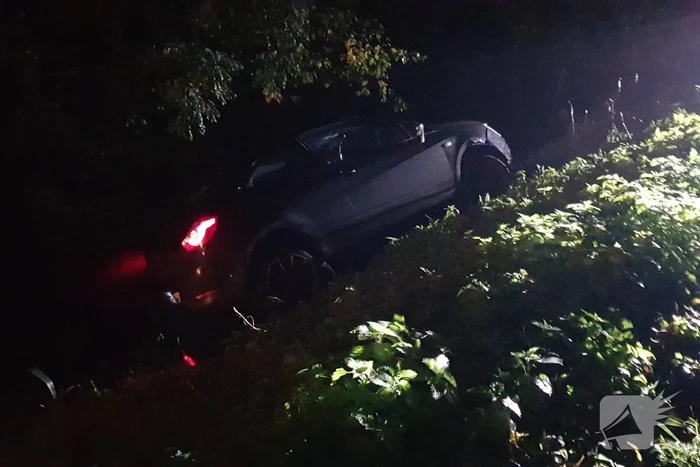 Auto raakt te water