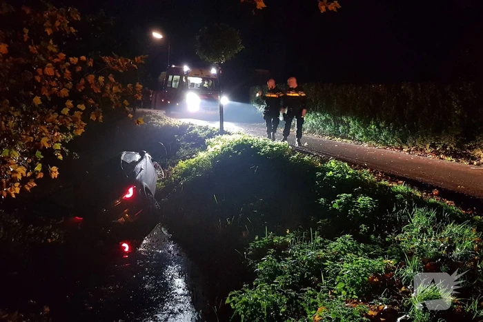 Auto raakt te water