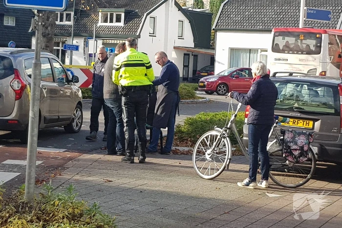 Fietsster gewond na aanrijding met auto
