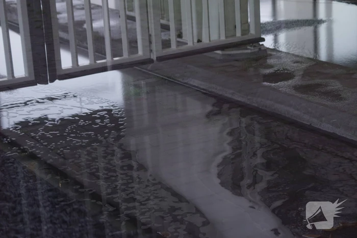 Hoogtebalk komt tegen sprinklerinstallatie met waterballet als gevolg