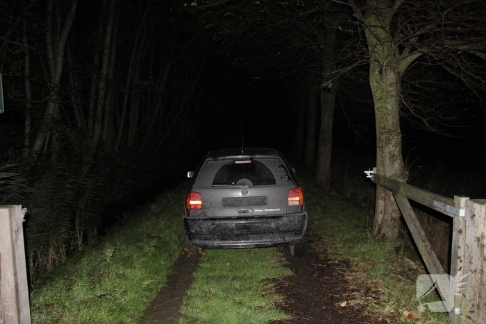 Jongeren botsen tegen boom tijdens crossen