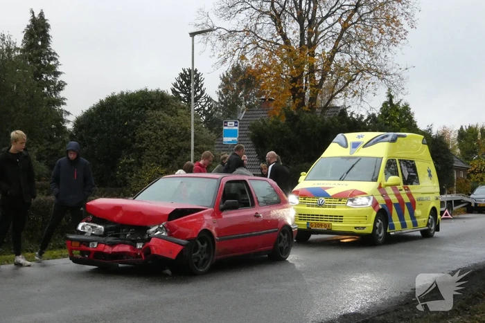 Drie auto's betrokken bij kop-staart aanrijding